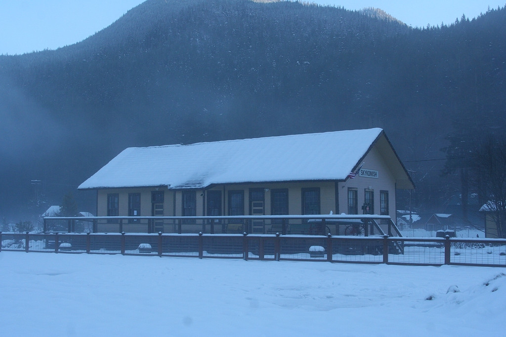 Depot in polar air